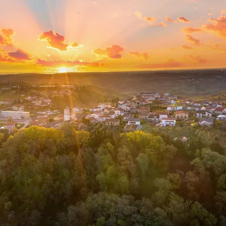 Capriè, Dimora Tra Mare E Monti Frisa