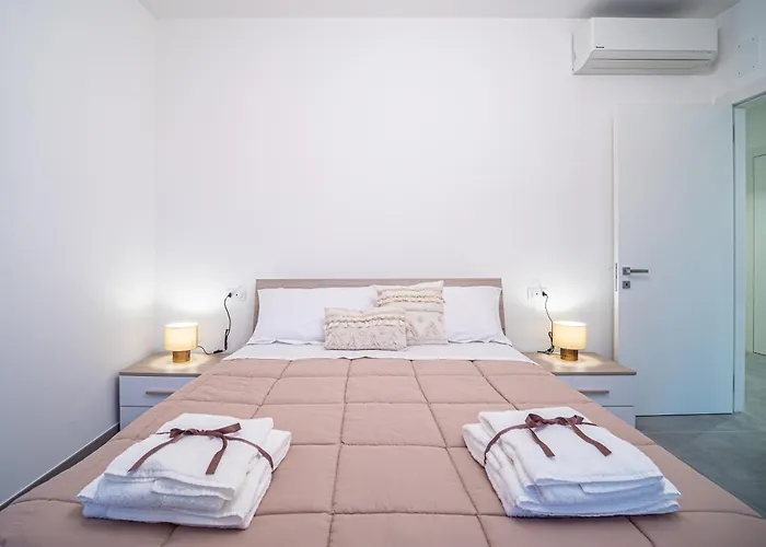 Semesterbostad Caprie, Dimora Tra Mare E Monti Frisa